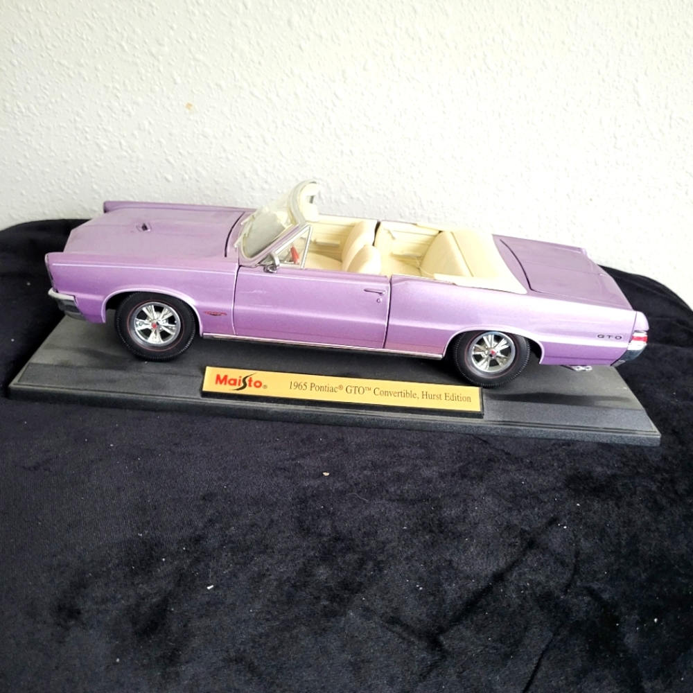 Maisto 1965 Pontiac G.T.O. Die-cast Model Car